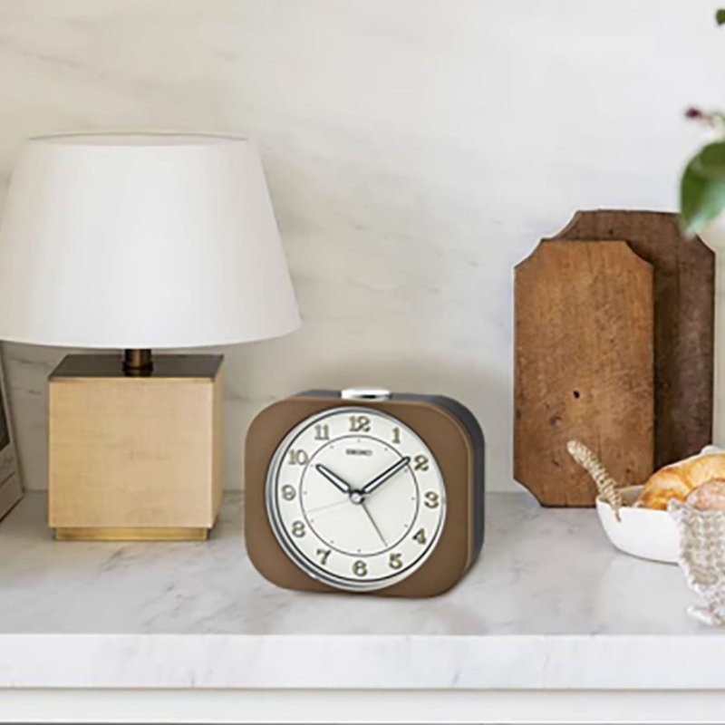 QHE195BLH Alarm Clock, Brown, Brown