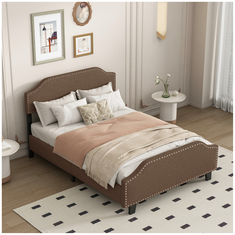 Structure de lit tapissier pour grand lit, lit plateforme avec tête et pied de lit incurvés, structure en métal avec support à lattes de bois, hauteur de la tête de lit réglable, pas de sommier tapissier nécessaire, chocolat