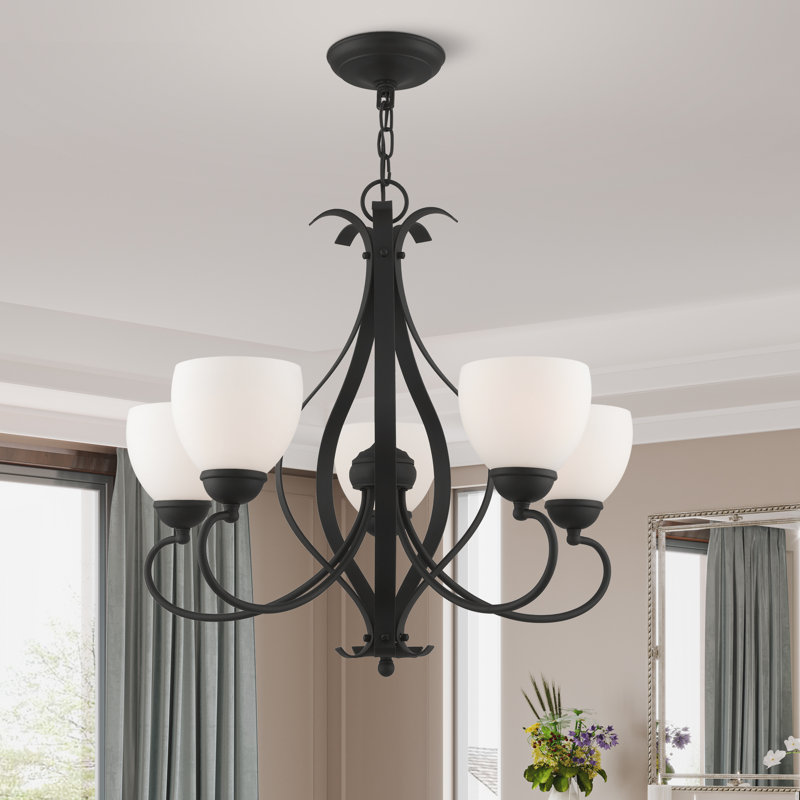 Lustre classique à 5 lumières de style bougie Terlton, Noir, Opale