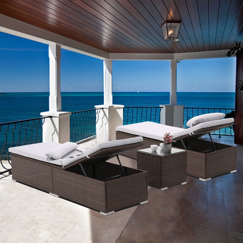 Trois ensembles de chaises longues de patio, Gris clair