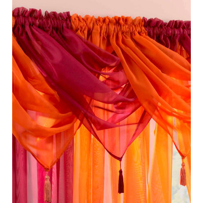 Maloy Solid Colour Pointed Window Pelmet