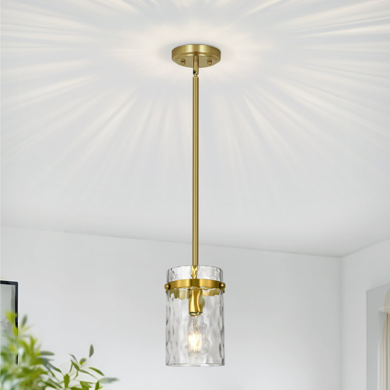 Luminaire suspendu en verre martelé pour îlot de cuisine à 1 lumière de 5,1 po Levona, Doré, Clear