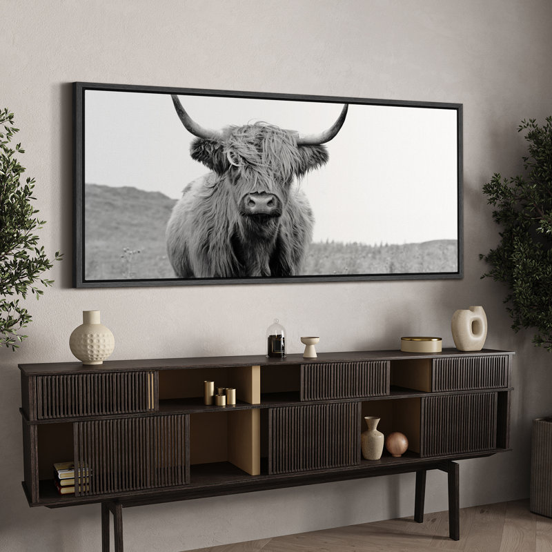 «Animals Highland Cow», portrait en noir et blanc sur toile, H 30 po x l 60 po, Black