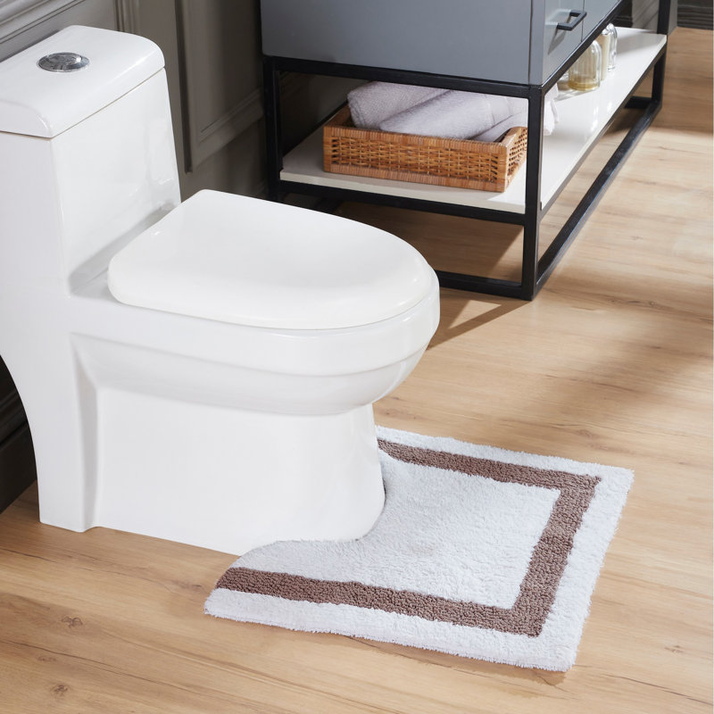 Tapis pour salle de bain Widman, Contour 20 po x 20 po, Blanc / Rose