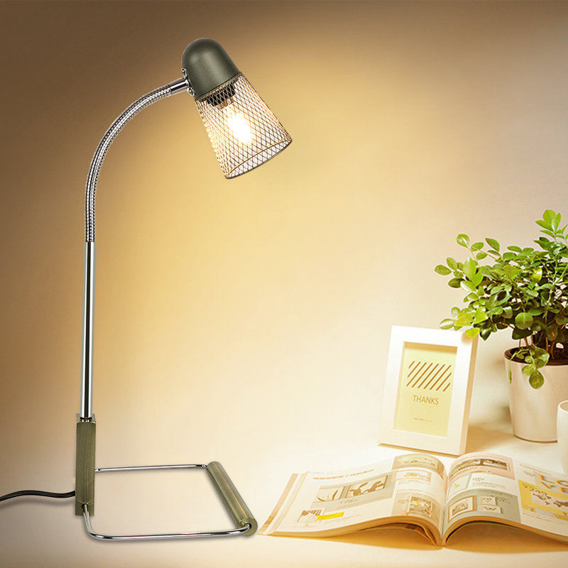 Metal USB Table Lamp