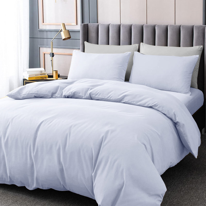 4-Piece Microfiber Duvet Cover Set – Pillowcases & Fitted Sheet, Double Duvet Cover  + 3 Additional Pieces, White