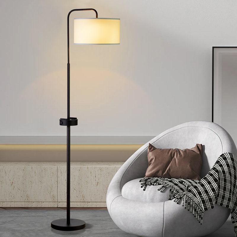 Lampe sur pied noire 63 "avec plaque et ports USB Notasulga