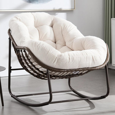 Chaise berçante en osier avec structure en métal