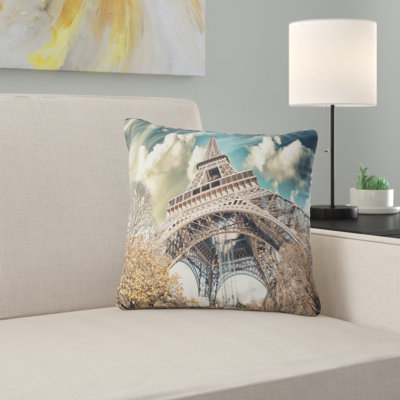 Coussin tour cityscape street view of paris eiffel