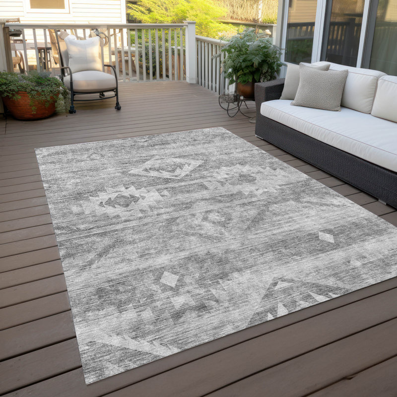 Traven Washable Southwestern Indoor / Outdoor Rug, Rectangle 8' x 10'