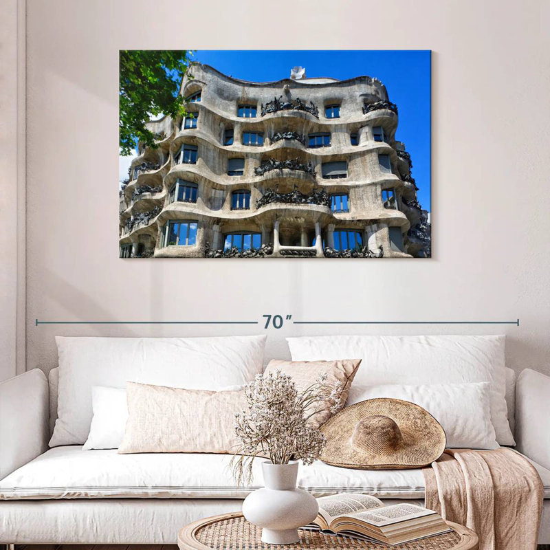 Nicci Casa Mila, H 30 po x l 45 po