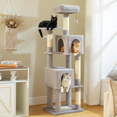 Tour pour chat à plusieurs niveaux de 62 pouces avec 2 appartements spacieux, des grattoirs, 4 poteaux à griffer, 2 perchoirs sur le toit et 2 balles en peluche