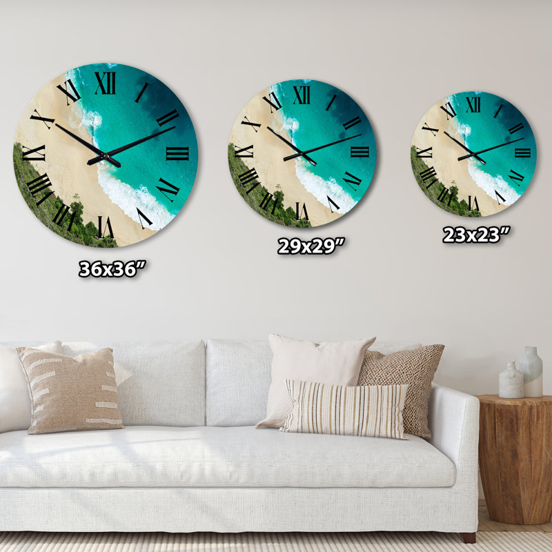 Vue aérienne de la plage tropicale VI - horloge murale nautique et côtière, Grand