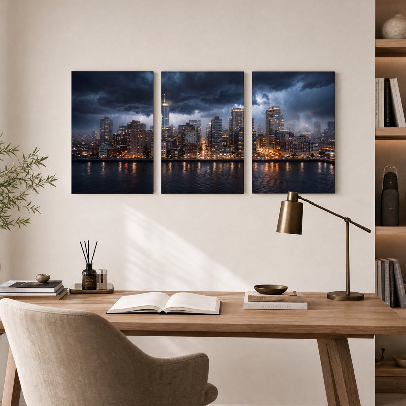 «Stormy City Skyline with Lightning Over Water», ensemble de 3 toiles murales, H 36 po x l 24 po x 3 pièces