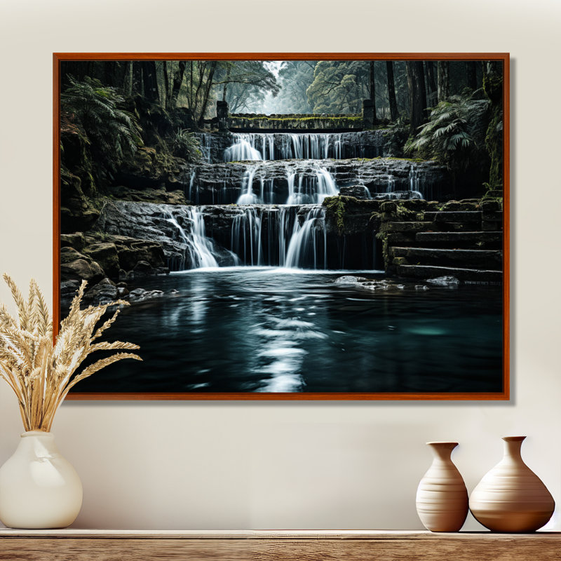 Cascade éternelle I - impression sur toile, H 34 po x l 44 po x P 1,5 po, Cadre flottant brun