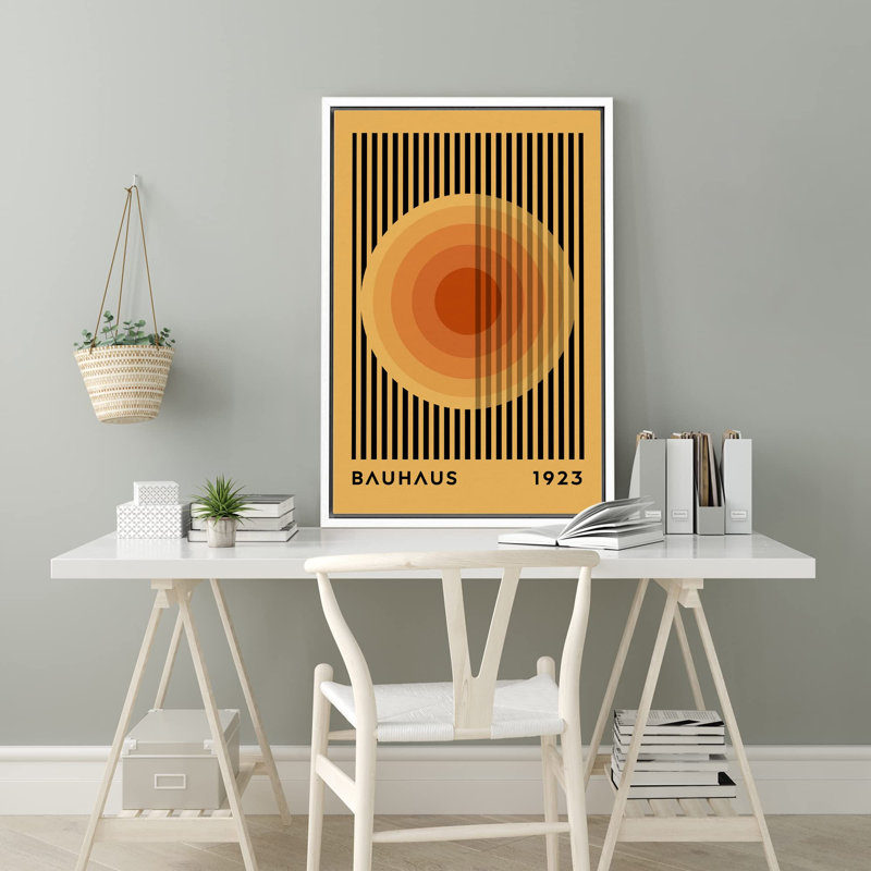 Abstrait, blocs de couleurs vibrantes, formes de cercle orange de style Mid-Century Bauhaus, H 36 po x l 24 po, Blanc
