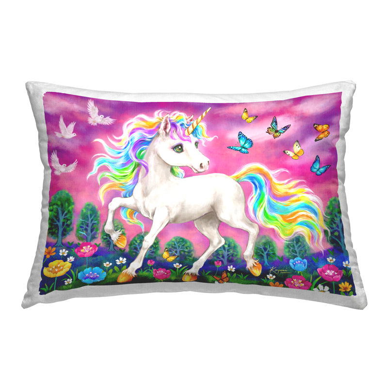 Coussin décoratif imprimé licorne et papillons de jardin par Kayomi Harai
