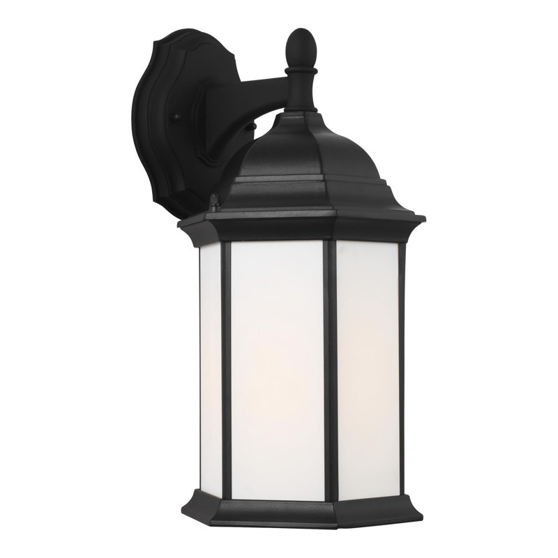 Lanterne murale d'extérieur Sevier, Noir avec abat-jour givré, Oui, H 15,88 po x l 8,13 po x P 8,13 po