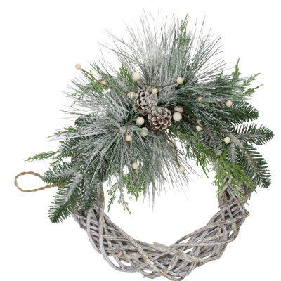 Couronne de pin artificielle givrée et feuillage de Noël 15 po non éclairée