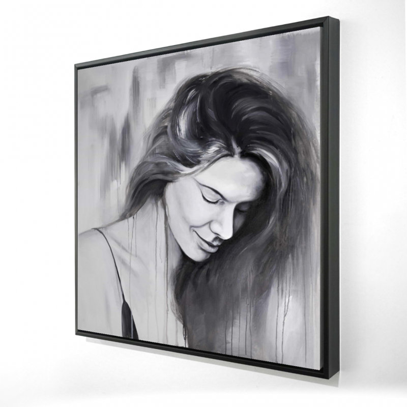 Portrait de femme souriante - toile encadrée 24 po x 36 po, H 24 po x l 24 po