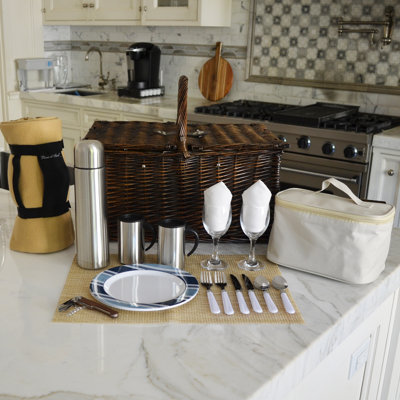 Panier de Buckingham avec couverture et flacon de café pour quatre