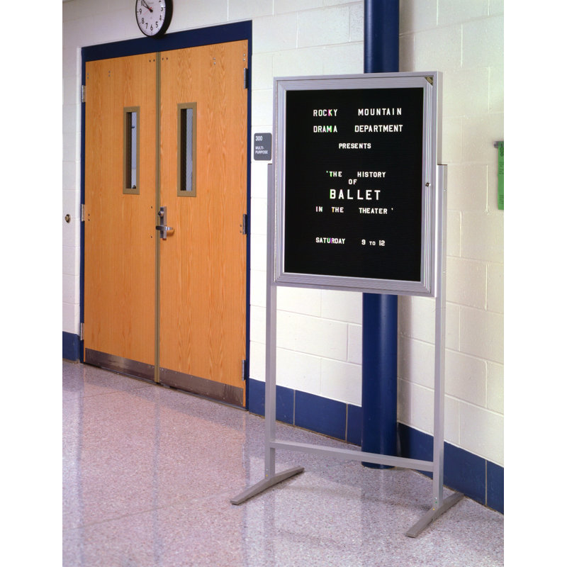 Babillard autoportant Ghent Sentry, Aluminium satiné, H 5 pi 8 po x l 2 pi 8 po
