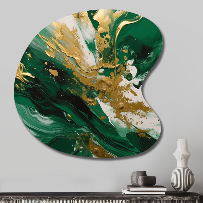 Vert et or Serene Cascade II - impression abstraite asymétrique sur métal, décoration murale en forme unique verte