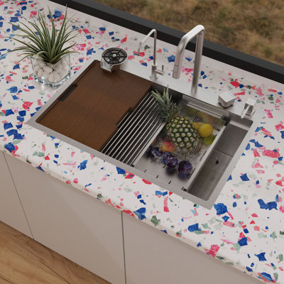 Évier de cuisine en cascade 33 po x 22 po avec esthétique combinée, robinet encastré avec robinet, station de travail moderne en acier inoxydable, évier simple 33 po x 22 po x 10 po, argent brossé