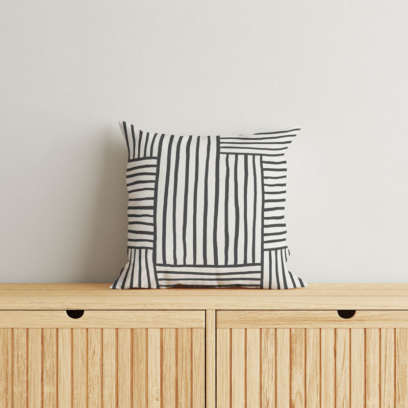 Coussin Grid Puz, Ivoire / gris anthracite géométrique, H 26 po x l 26 po