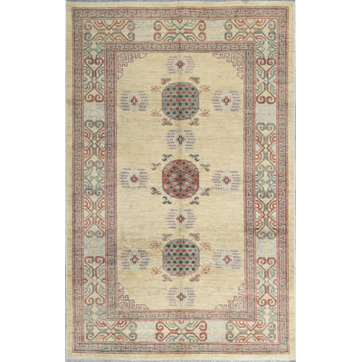 Tapis beige noué à la main de haute qualité