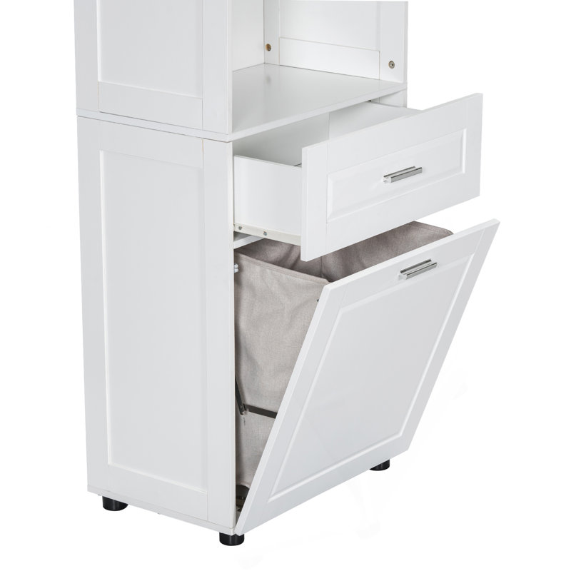 Armoire de salle de bain polyvalente avec panier à linge et rangement spacieux, un ajout pratique et élégant à toute salle de bain.