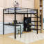 Lit mezzanine double avec garde-robe, escalier et bureau en L