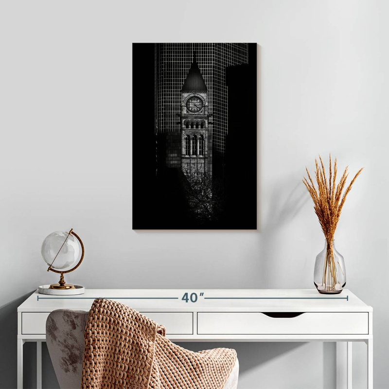 Lilie Old City Hall Toronto I, H 24 po x l 16 po