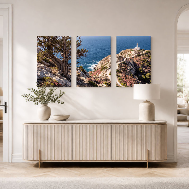 Arbre gnarlé et phare blanc sur une falaise rocheuse, ensemble de 3 toiles, 36"H x 24"W x 3pcs