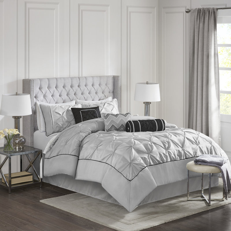 Ensemble d'édredon touffeté 7 pièces Laurel, Édredon pour très grand lit + 1 jupe de lit + 2 , Gris