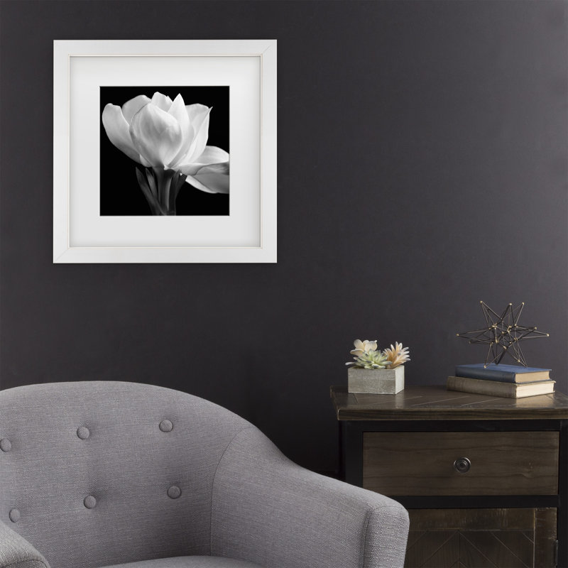 «Gardenia» par Michael Harrison, Blanc, H 13 po x l 13 po x P 0,75 po