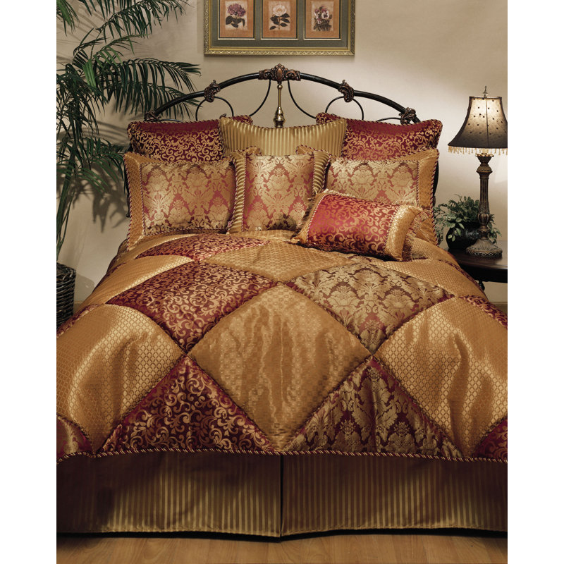 Chateau Royale Traditional Polyester Geometric Shapes Comforter, Queen Comforter + 7 Additional Pieces