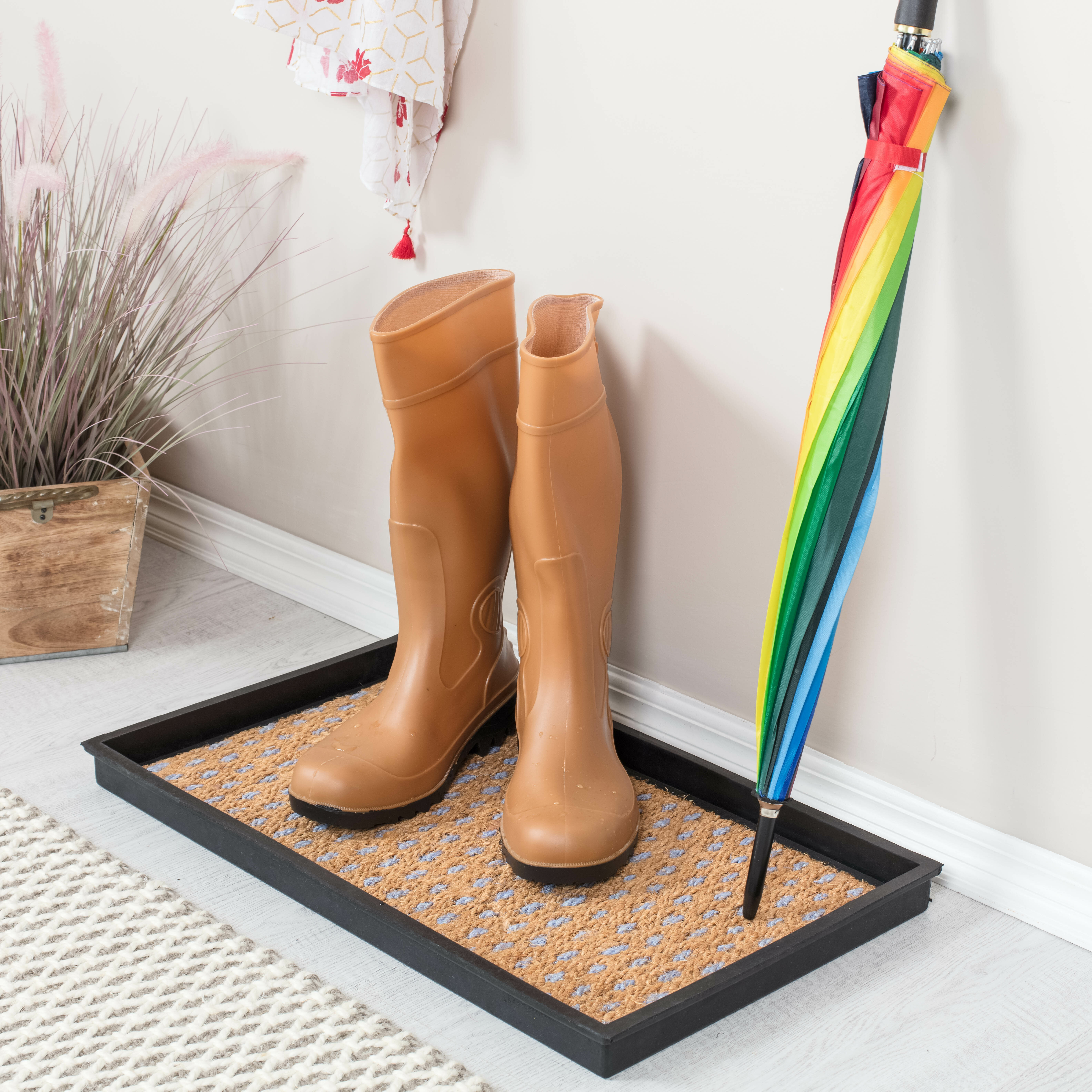 Home Furnishings by Larry Traverso Boho Rubber Boot Tray, Black