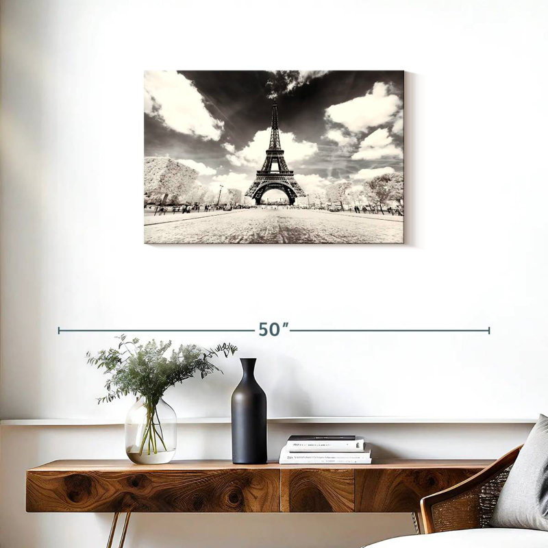 Ravi His Majesty Eiffel, 20" H x 30" W