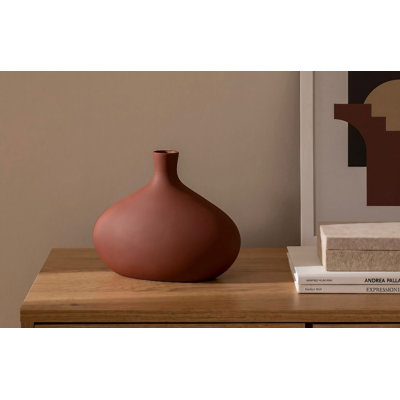 Cynthiaa Ceramic Table Vase