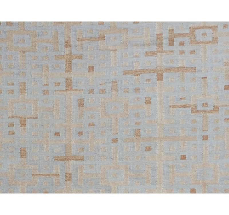 Geometric Area Rug in Light Gray/Brown
