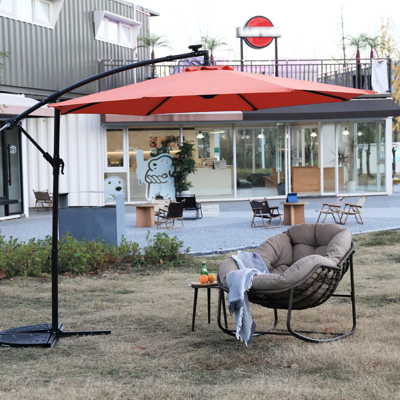 Parasol suspendu de 10 pi à DEL avec 40 lumières intégrées pour la cour arrière - À énergie solaire - Ventilation, utilisation dans le jardin