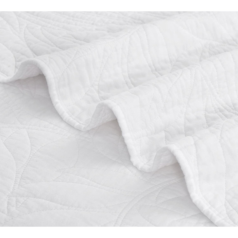 Linden Cotton Floral Quilt, Queen Quilt + 2 Standard Shams, White