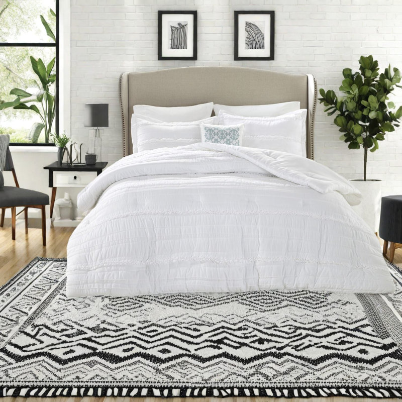 Elegant White Ruffled Bedding Sets With Microfiber Comfort