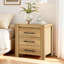 Table de chevet et commode-123386541
