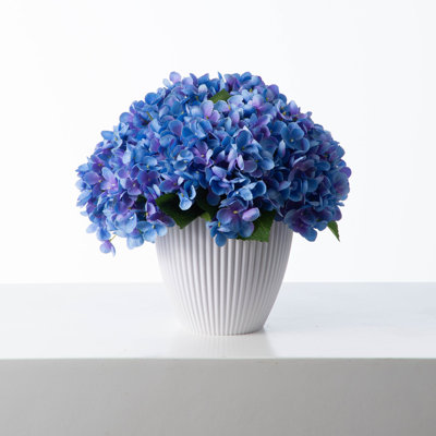 Bouquet d'hortensias dans un vase