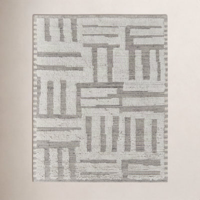Jalaycia Gray Hand-Woven Geometric Wool Rug