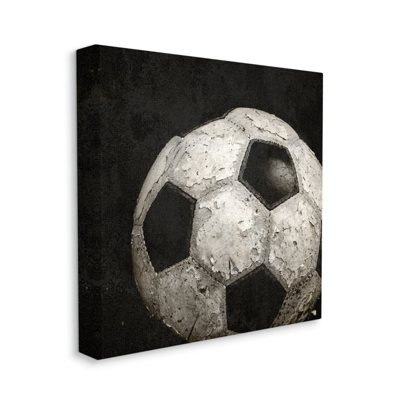 «Soccer Ball», reproduction de photo sur toile par Kim Allen, H 36 po x l 36 po x P 1,5 po