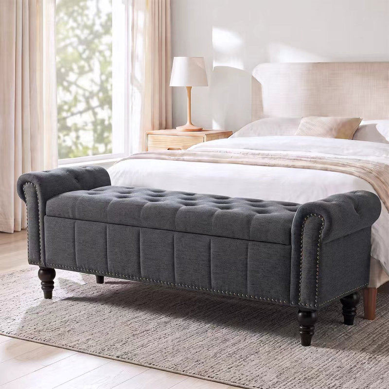 Banc de rangement rembourré de 59 po de largeur avec pieds en bois massif et garniture cloutée 59 po, Gris foncé