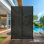 Cloison de séparation 72 po x 47 po autoportante en métal avec clôture en treillis pour patio, balcon, cour, piscine, pièce intérieure